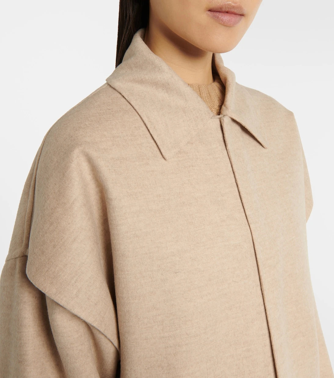 Bottega Veneta - معطف سيارة من الصوف والكشمير