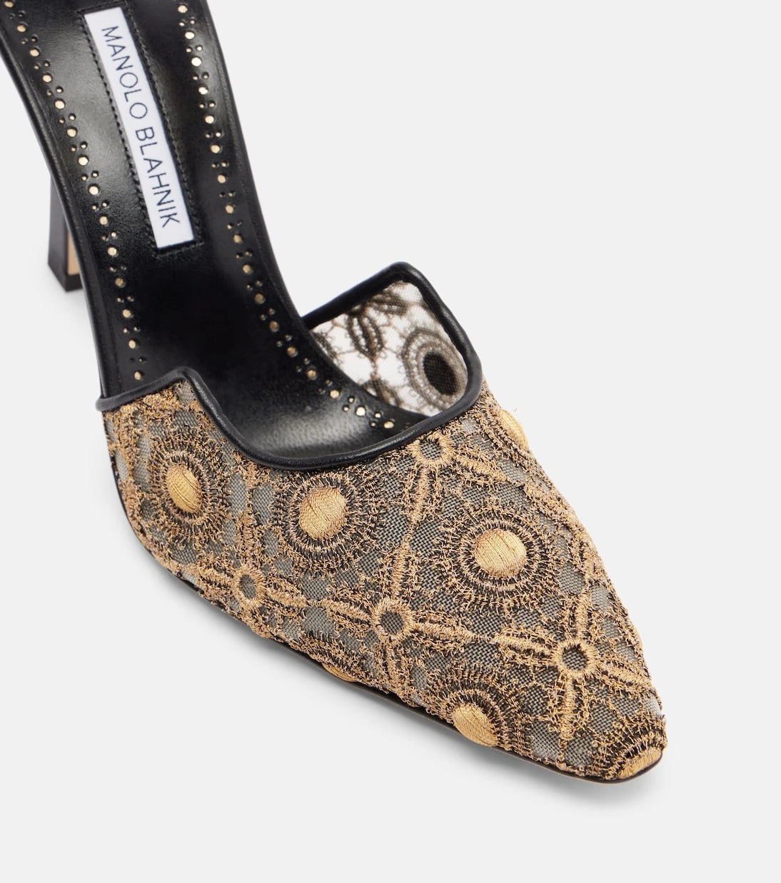Manolo Blahnik - حذاء هارنيكوس 105 بكعب عالٍ من الدانتيل المزيّن بالجلد