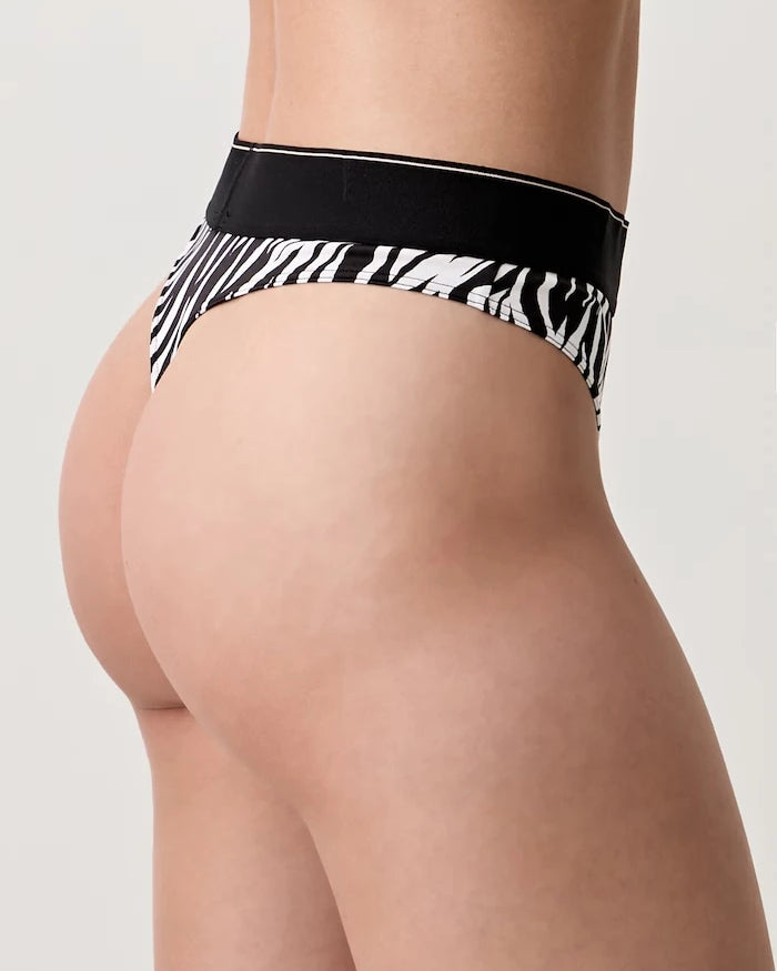 Calvin Klein Underwear Kadın String Külot