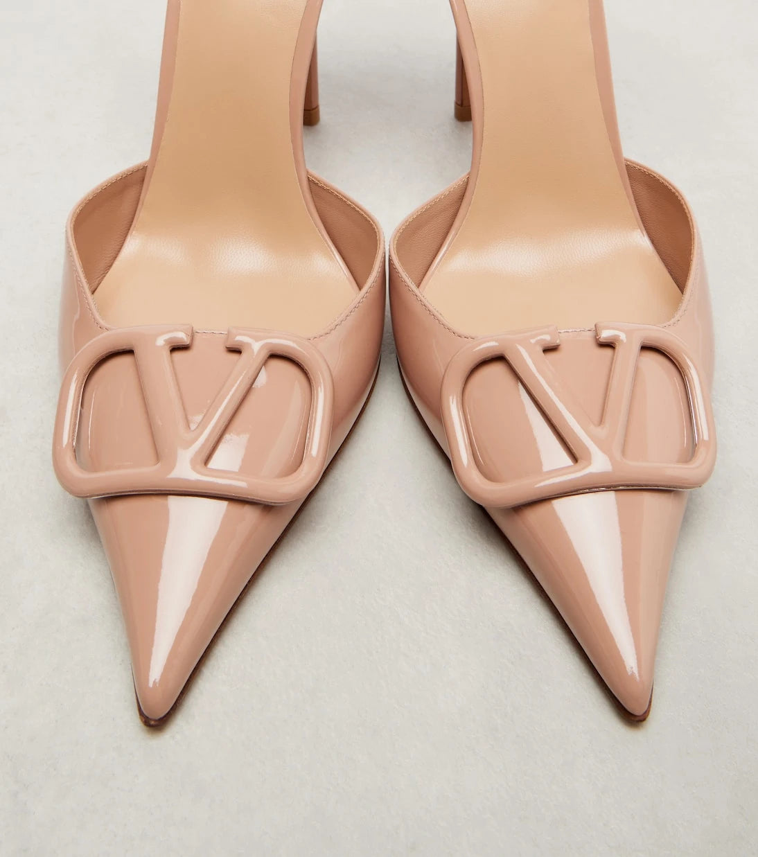 Valentino Garavani - VLogo 100 patent leather pumps