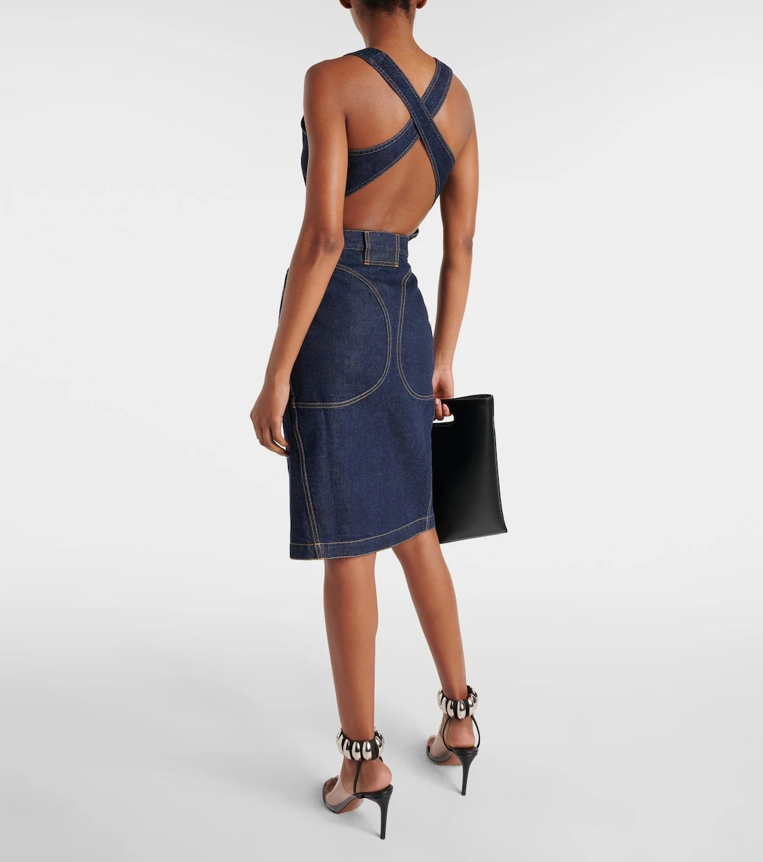 Alaïa - تنورة جينز بقصة قلم رصاص