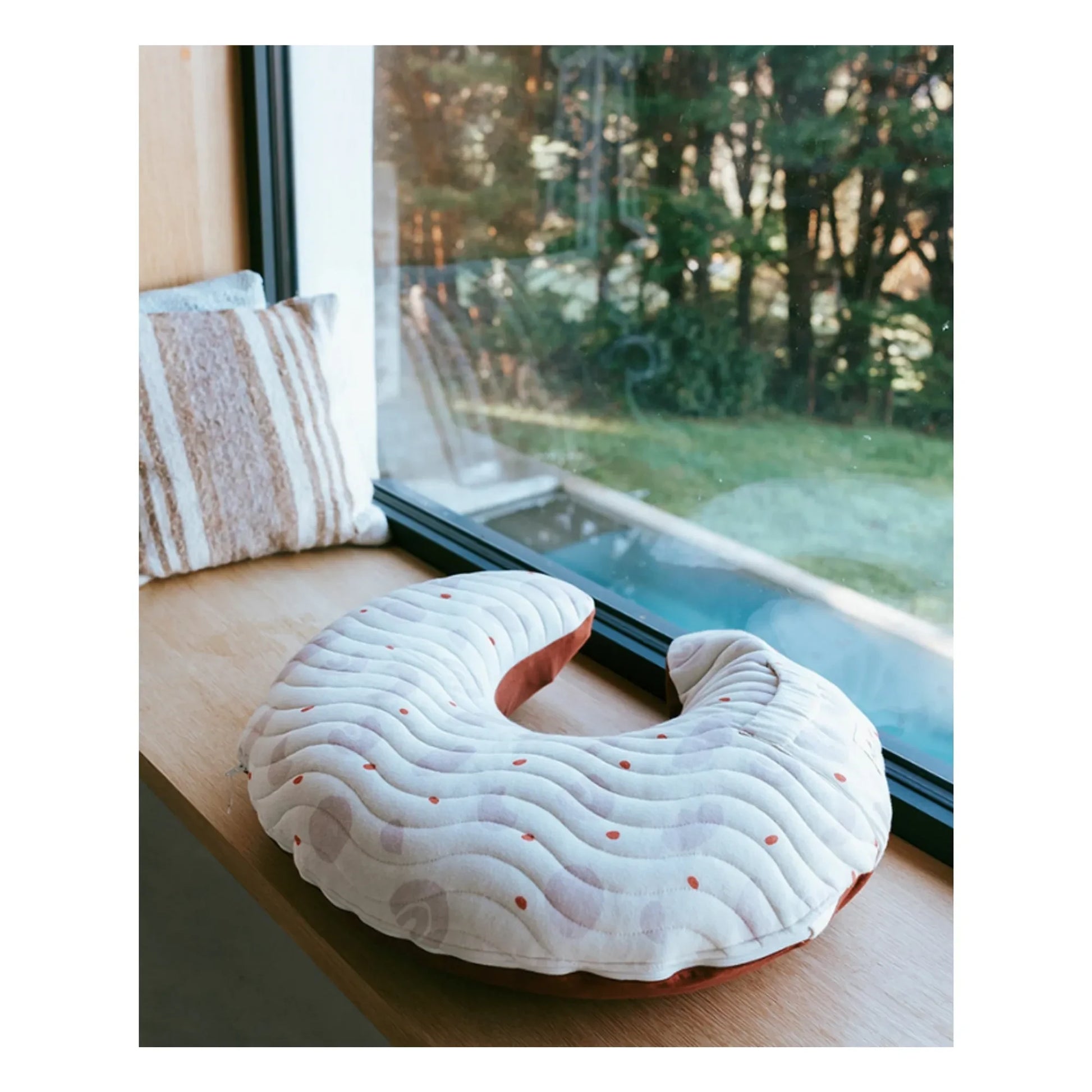 Mumade - Inflatable nursing cushion | Ecru