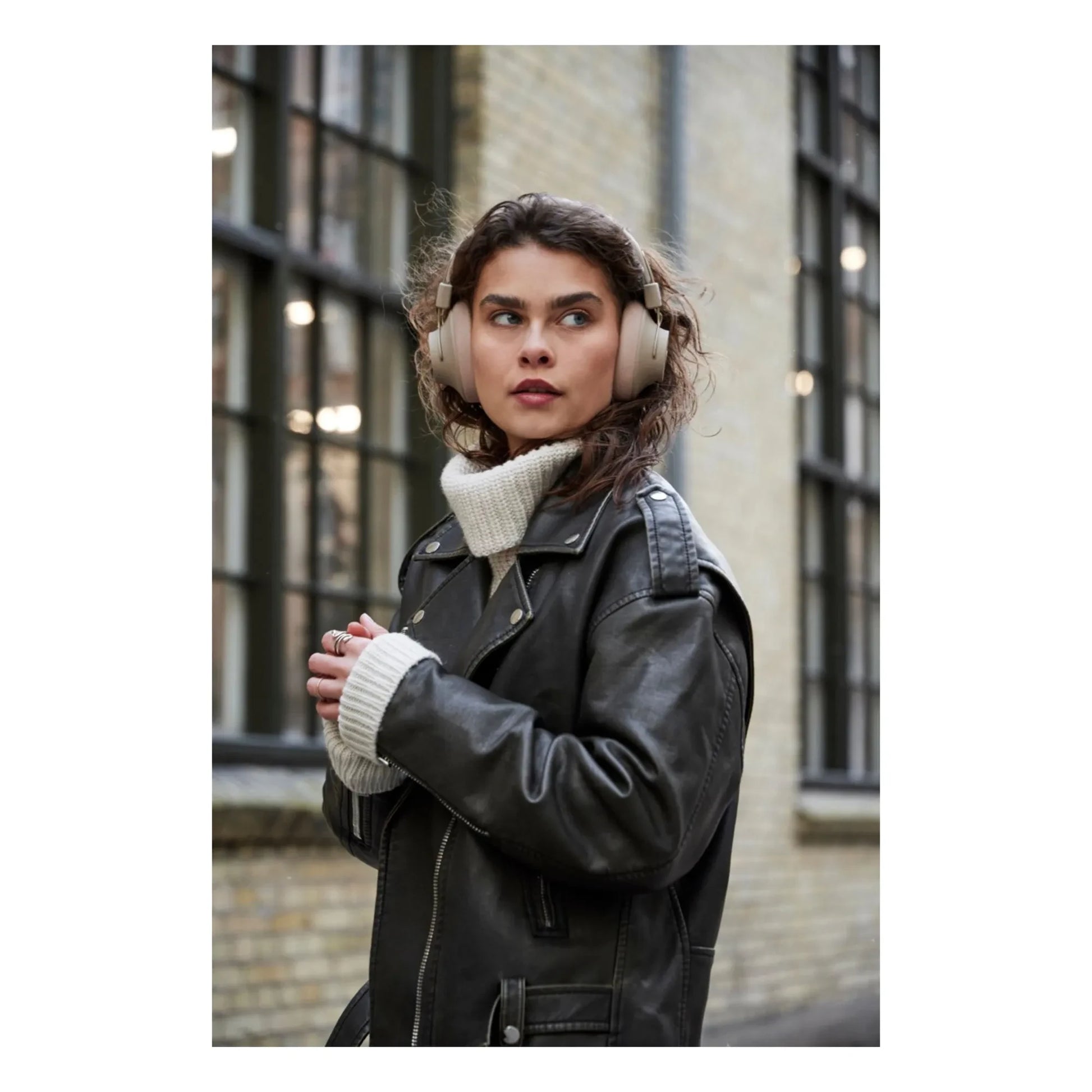 Kreafunk - aBEAT Qi Bluetooth headset | Sand