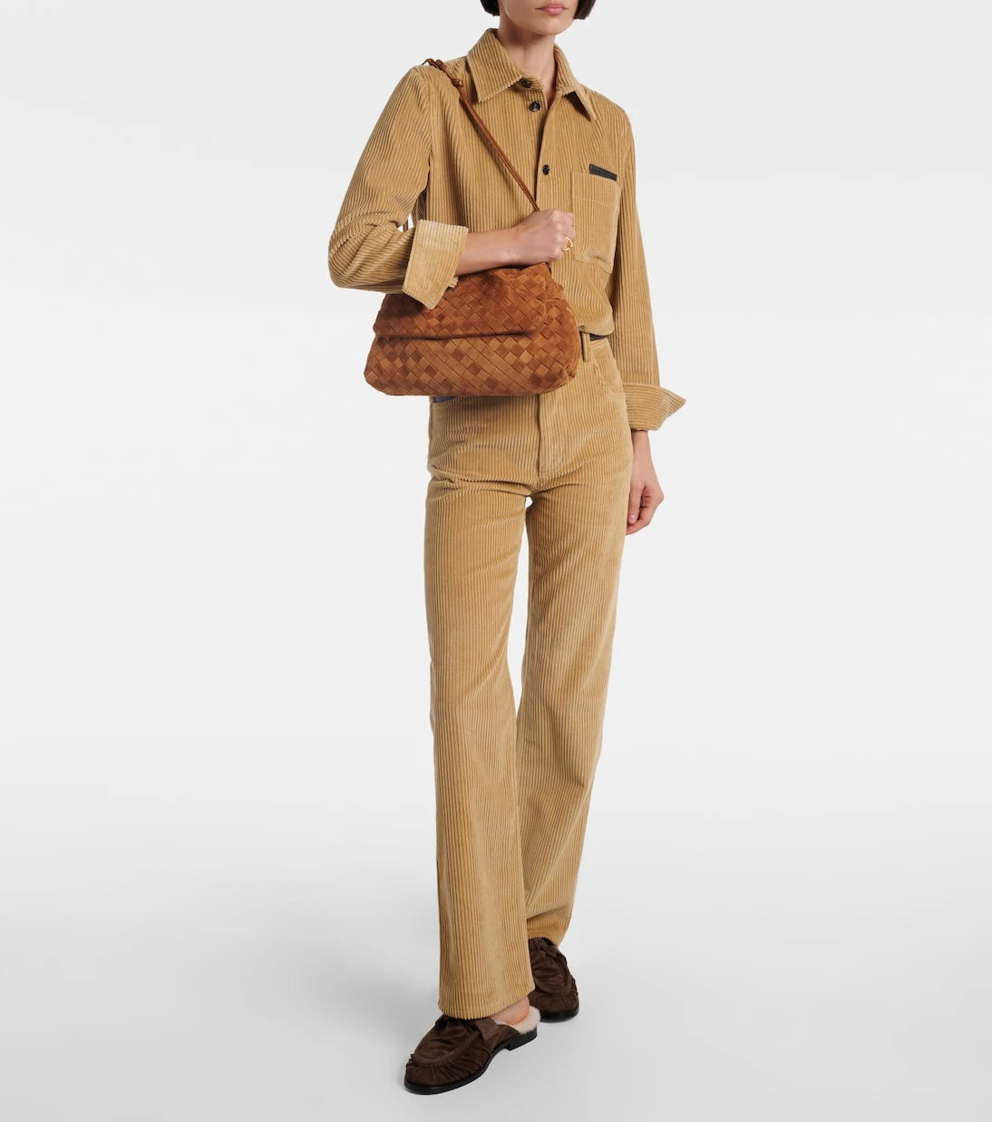 Bottega Veneta - حذاء أستير مفتوح من الخلف من جلد السويد وبطانة من فرو الشيرلينج