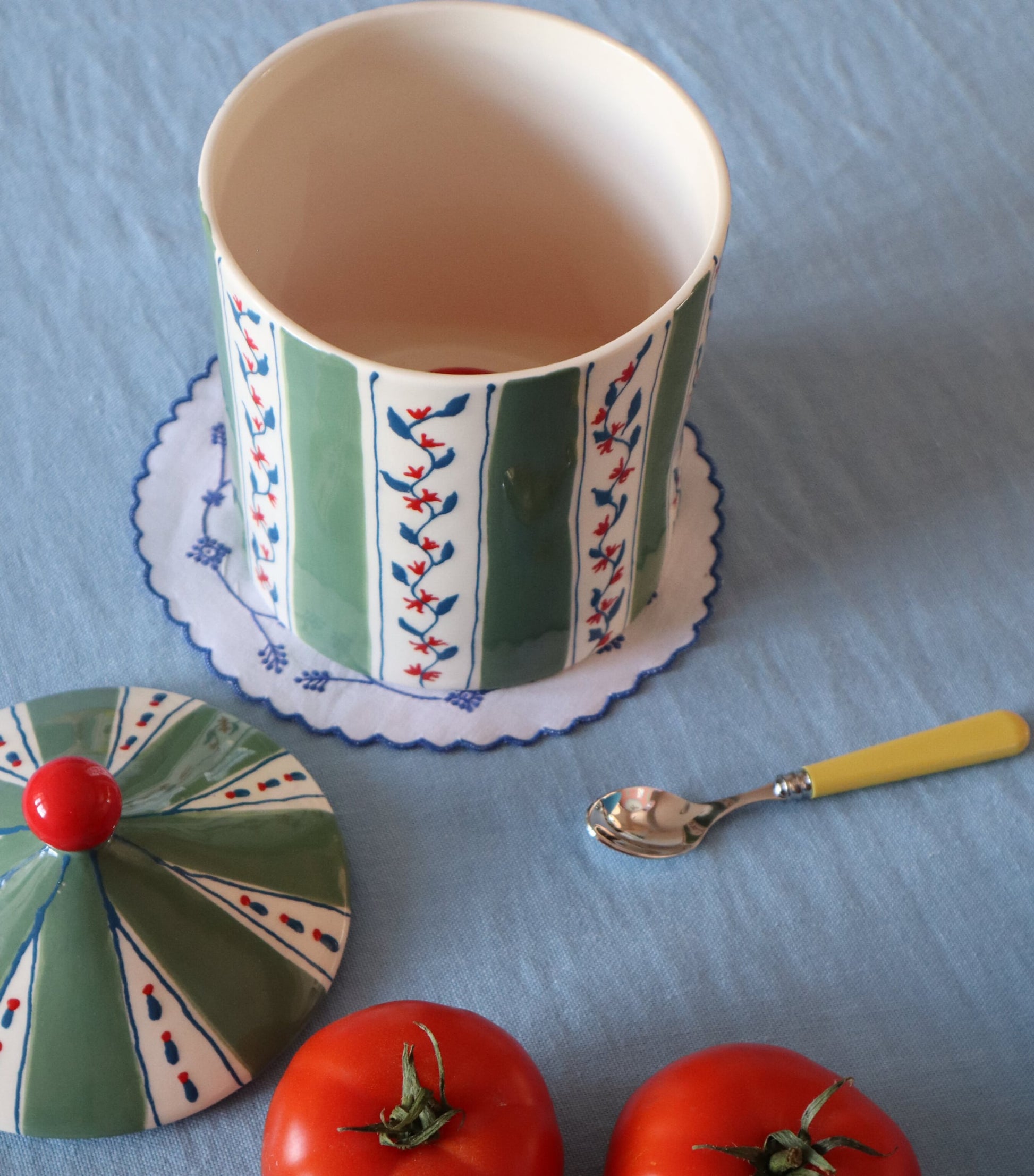 Earthenware Flower Storage Jar (23cm)