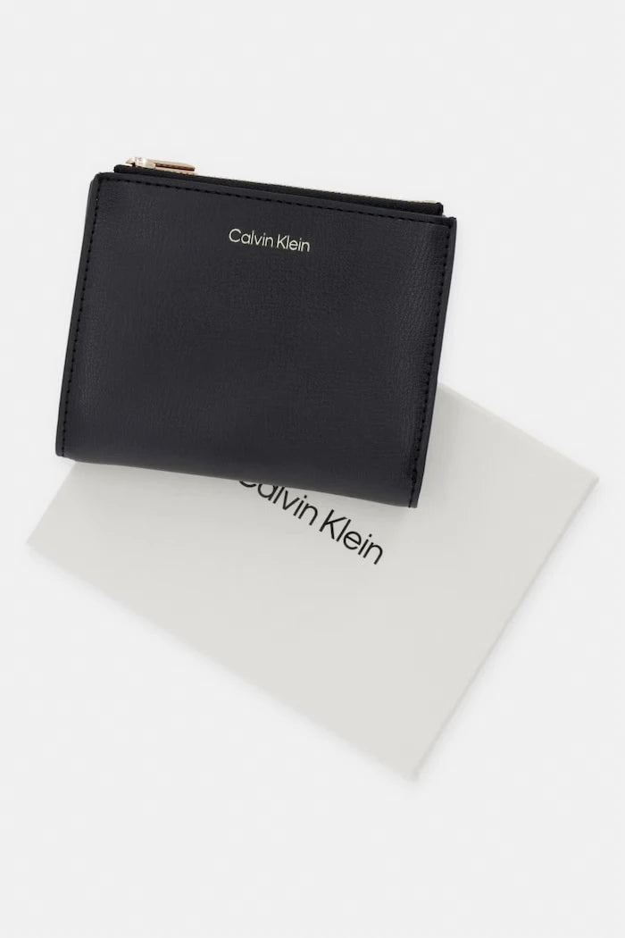 Calvin Klein Kadın Suni Deri Cüzdan