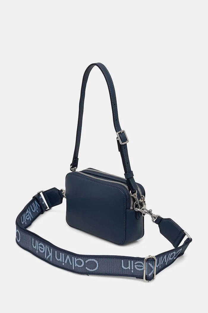 Calvin Klein kadın suni deri çapraz çanta