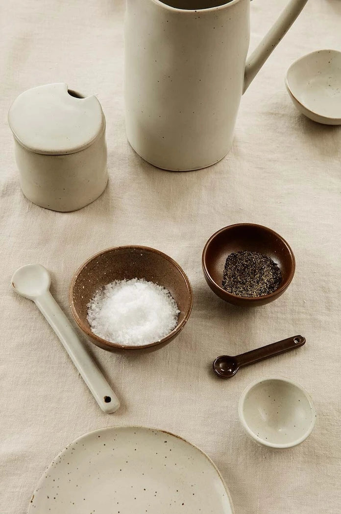 Кутия с капак ferm LIVING Flow Jar