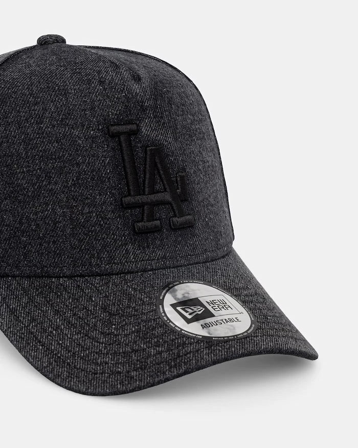 Дънкова шапка с козирка New Era DENIM E-FRAME