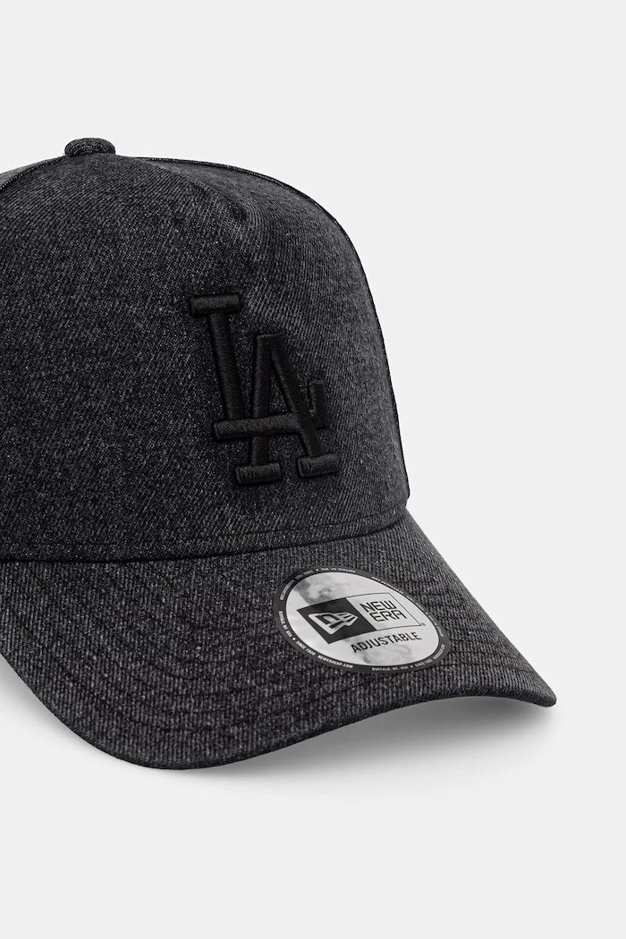 Дънкова шапка с козирка New Era DENIM E-FRAME