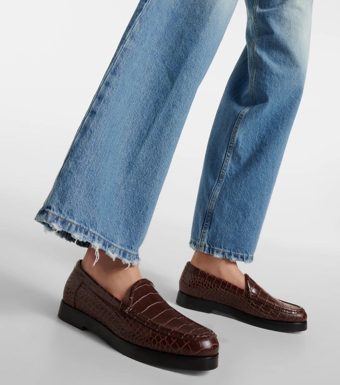 Manolo Blahnik - Dinelio croc-effect leather loafers