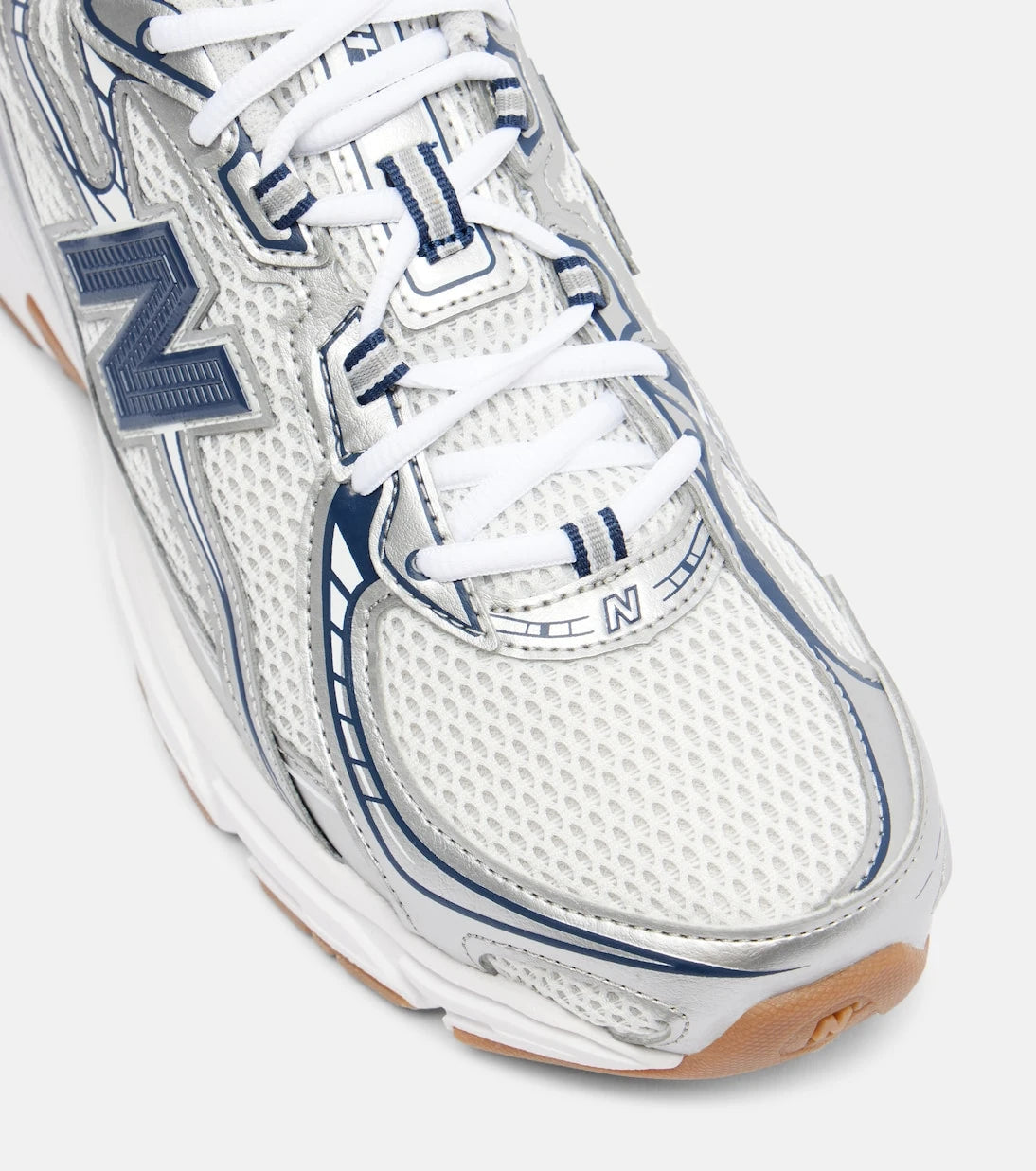 New Balance - حذاء رياضي 740 شبكي