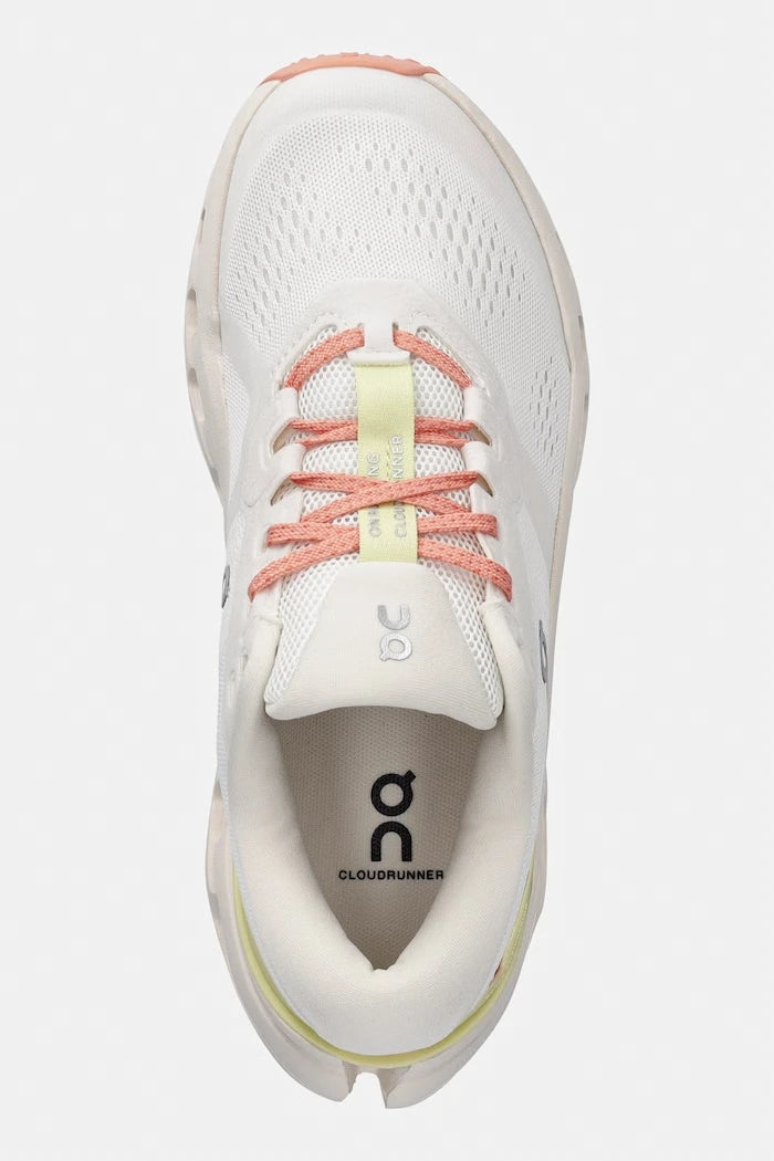 On обувки за бягане дамски Cloudrunner 3
