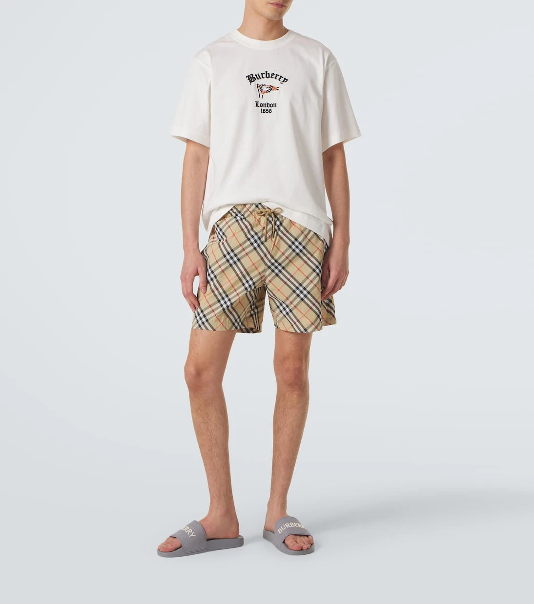 Burberry - Logo slides