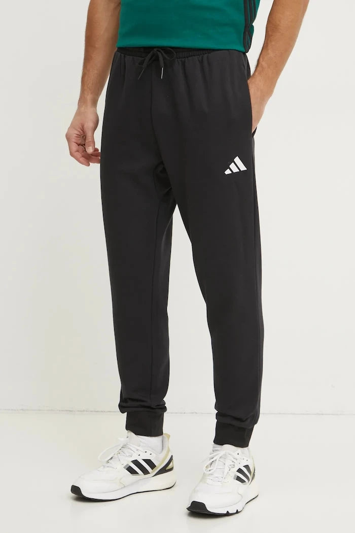 Спортен панталон adidas Feelcozy