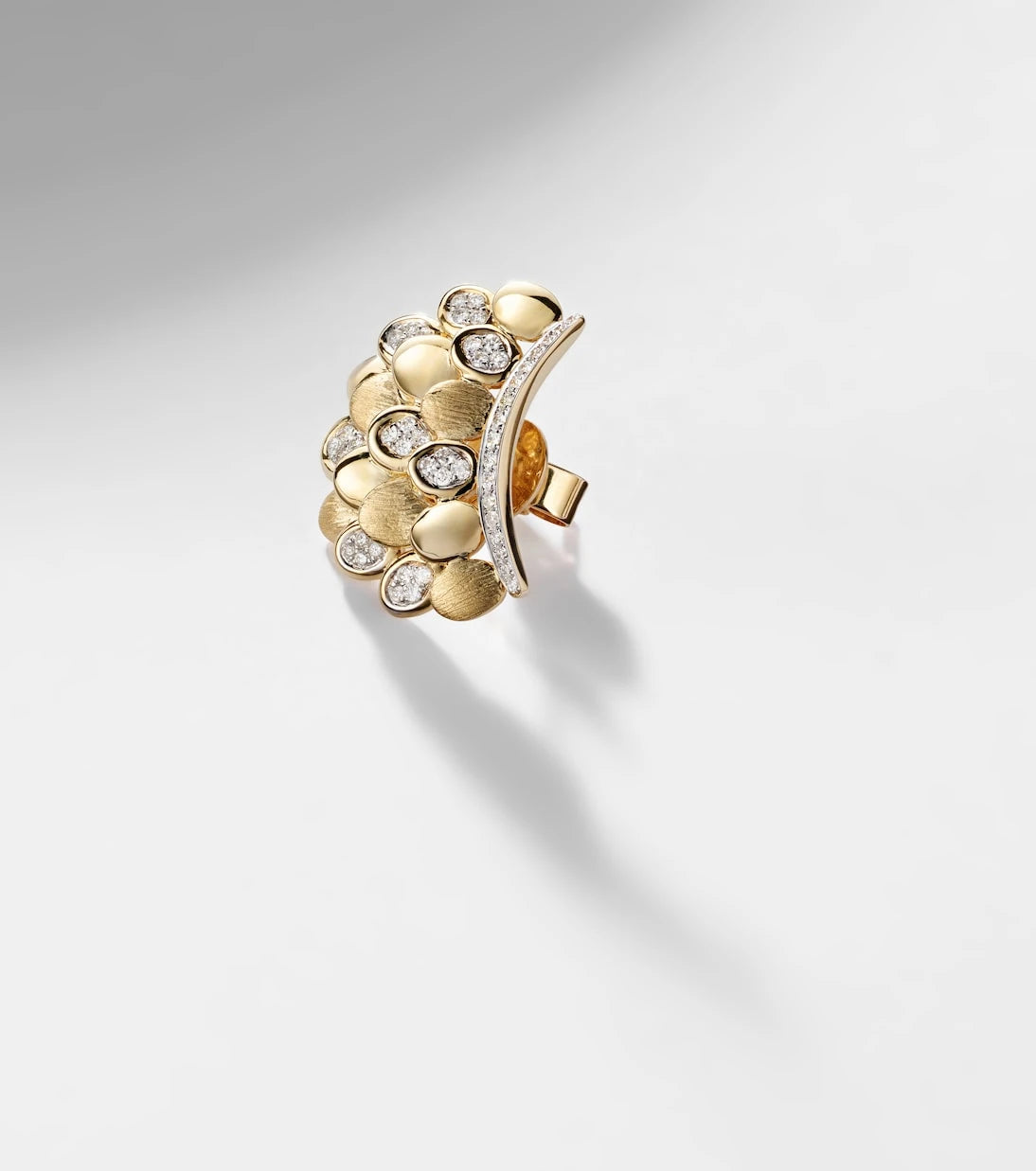 Rainbow K - Blossom 14kt gold single earring with diamonds