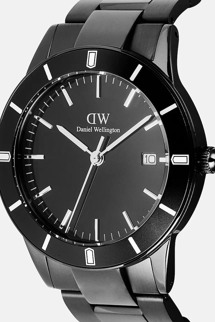 Часовник Daniel Wellington
