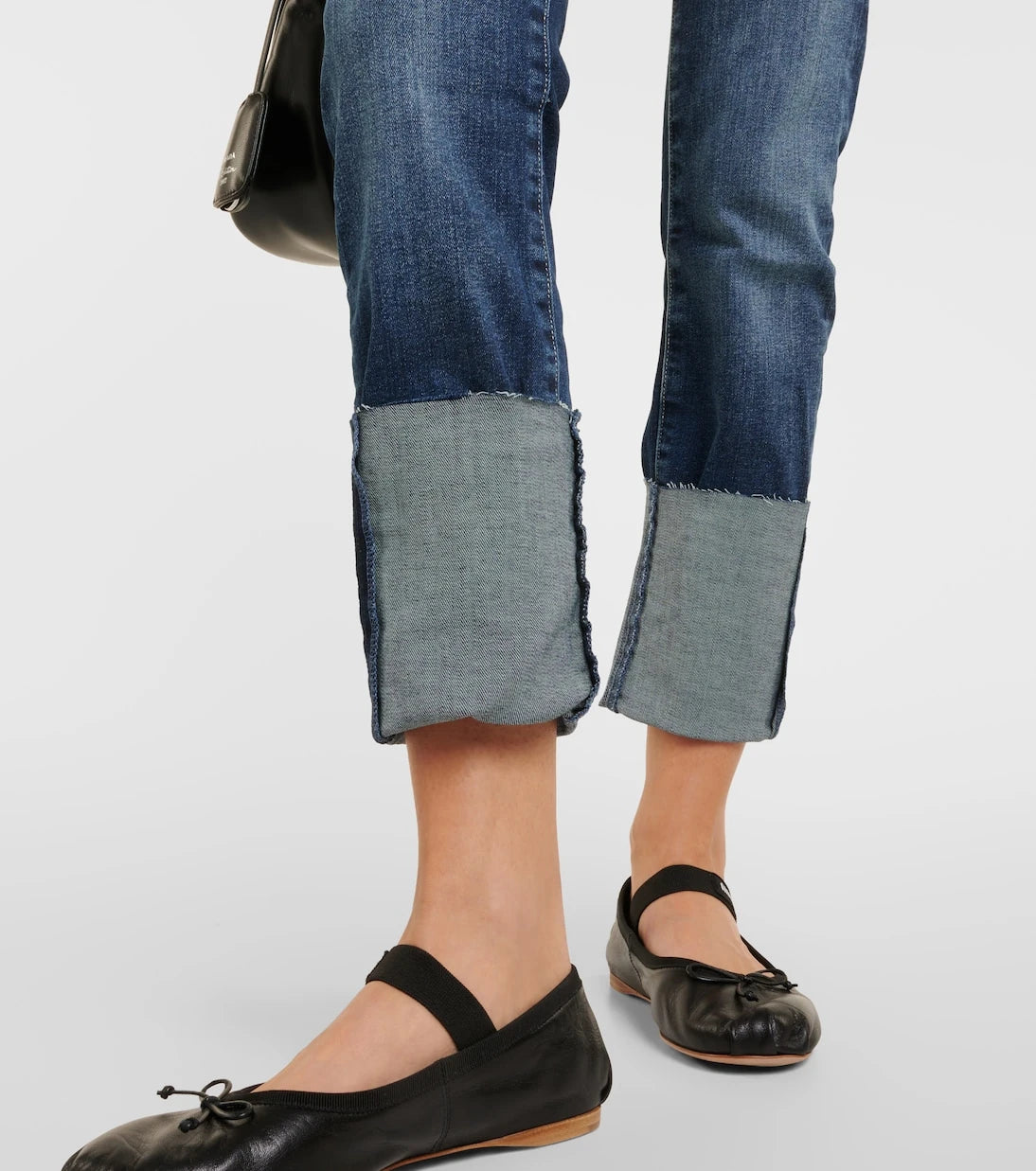 AG Jeans - بنطلون جينز سليم بقصة "جيرل فريند" وخصر متوسط الارتفاع