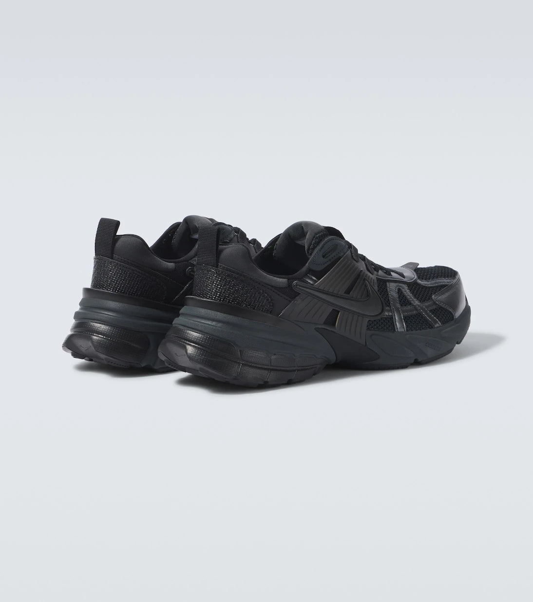 Nike - أحذية ركض V2K