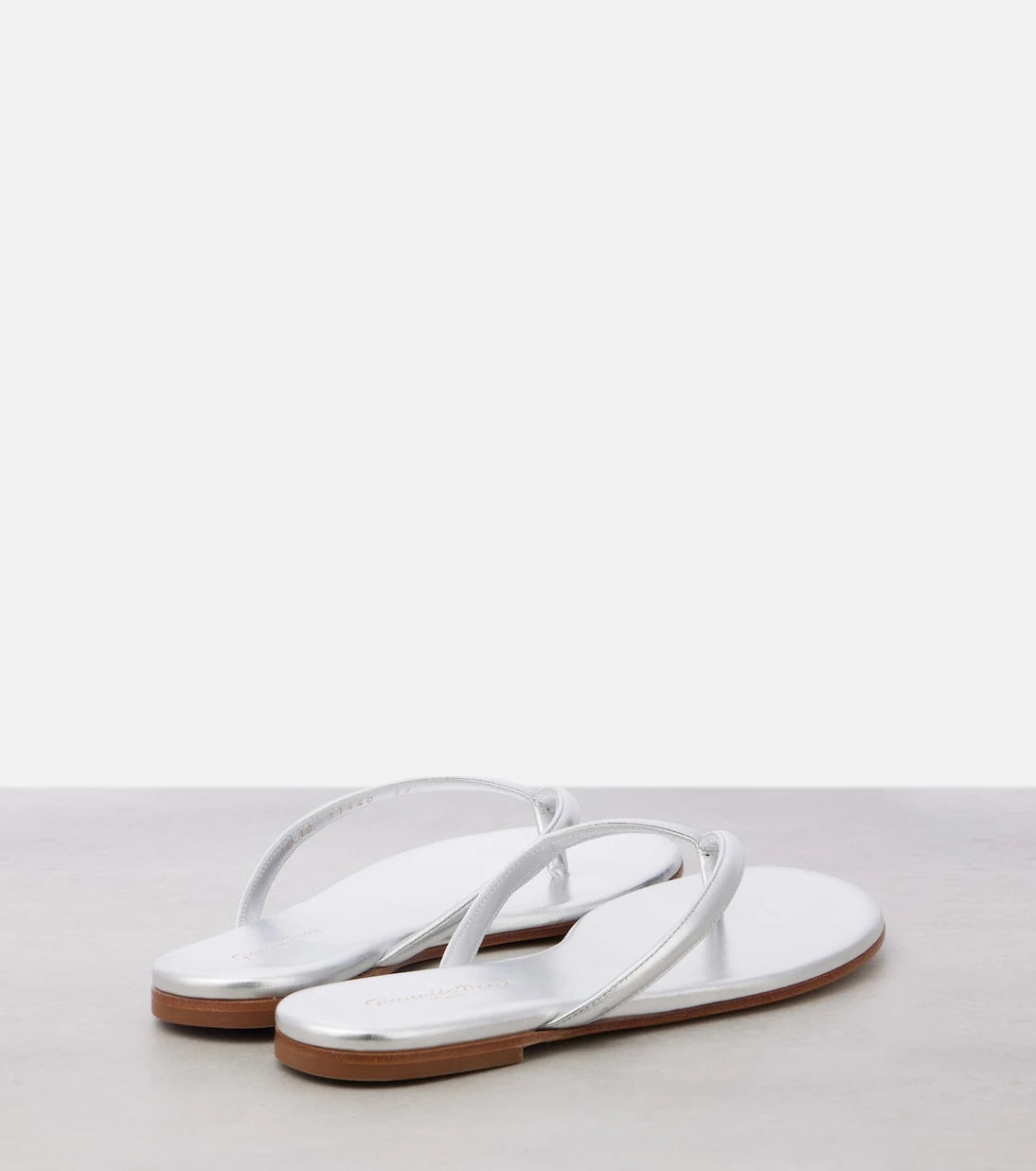 Gianvito Rossi - Calypso metallic leather thong sandals