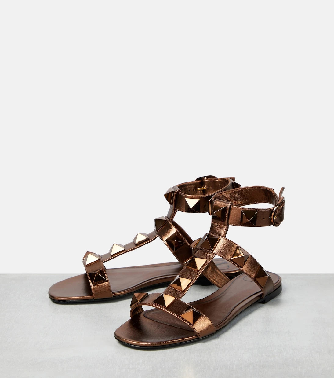 Valentino Garavani - Roman Stud metallic leather sandals