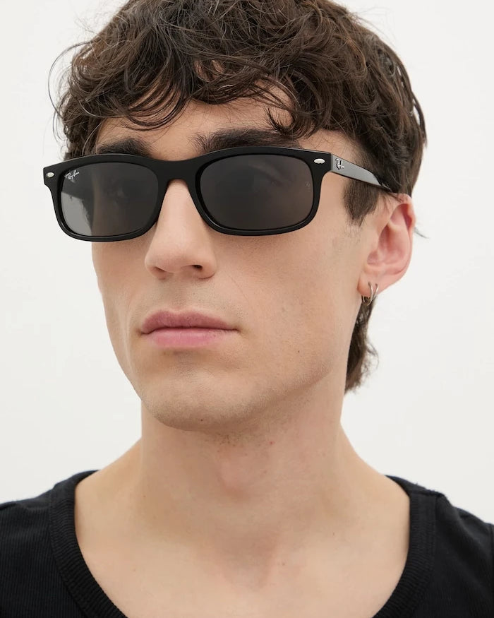 Ray-Ban güneş gözlüğü