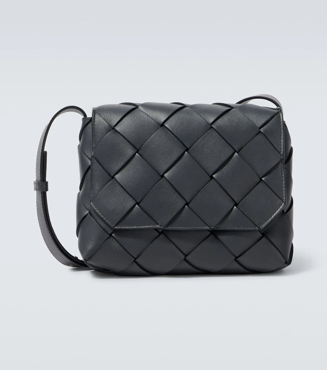 Bottega Veneta - حقيبة كروسبودي Diago صغيرة من الجلد