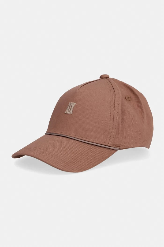 Памучна шапка с козирка Armani Exchange