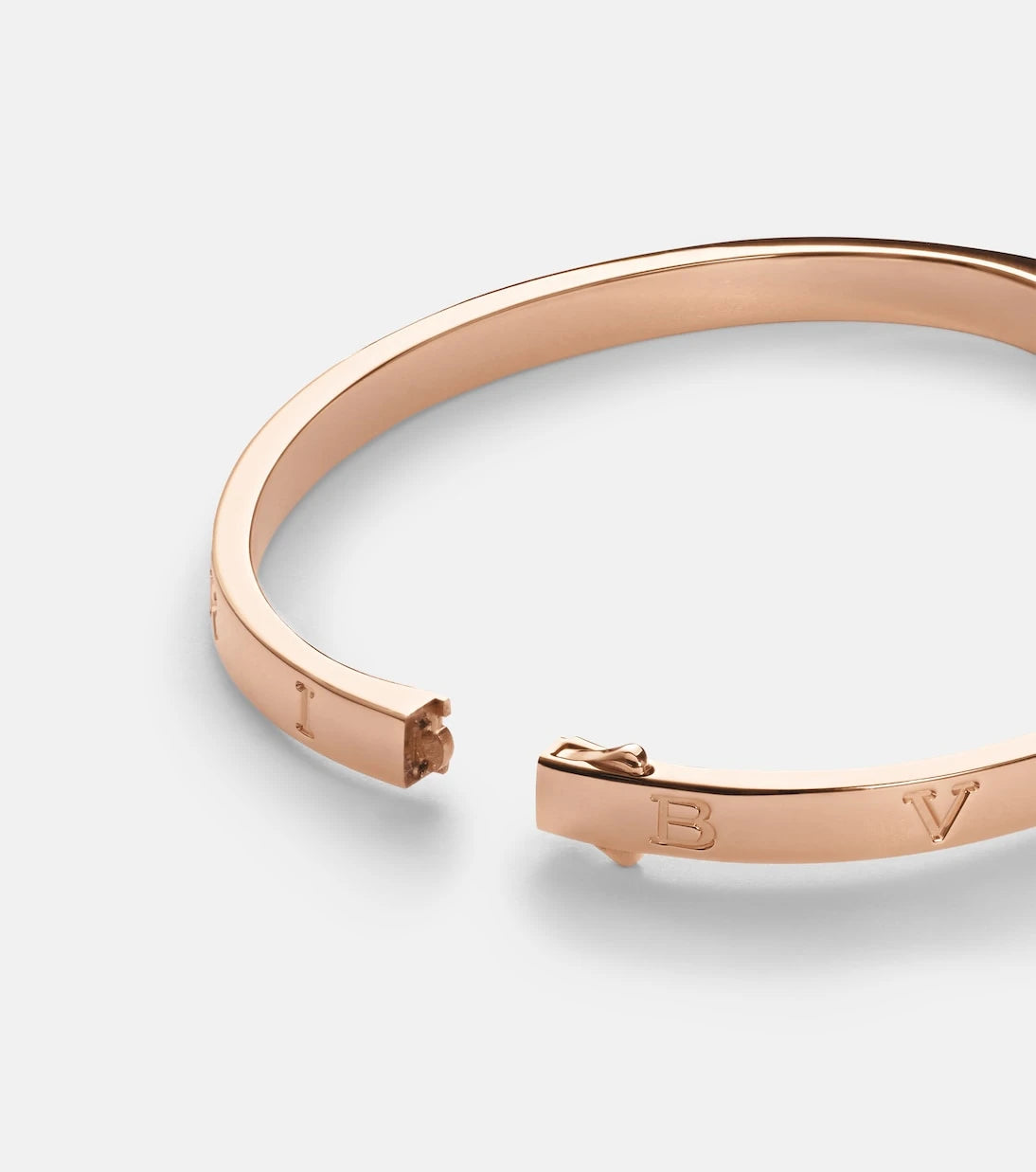 Bvlgari - سوار B.zero1 Essential من الذهب الوردي عيار 18 قيراطاً