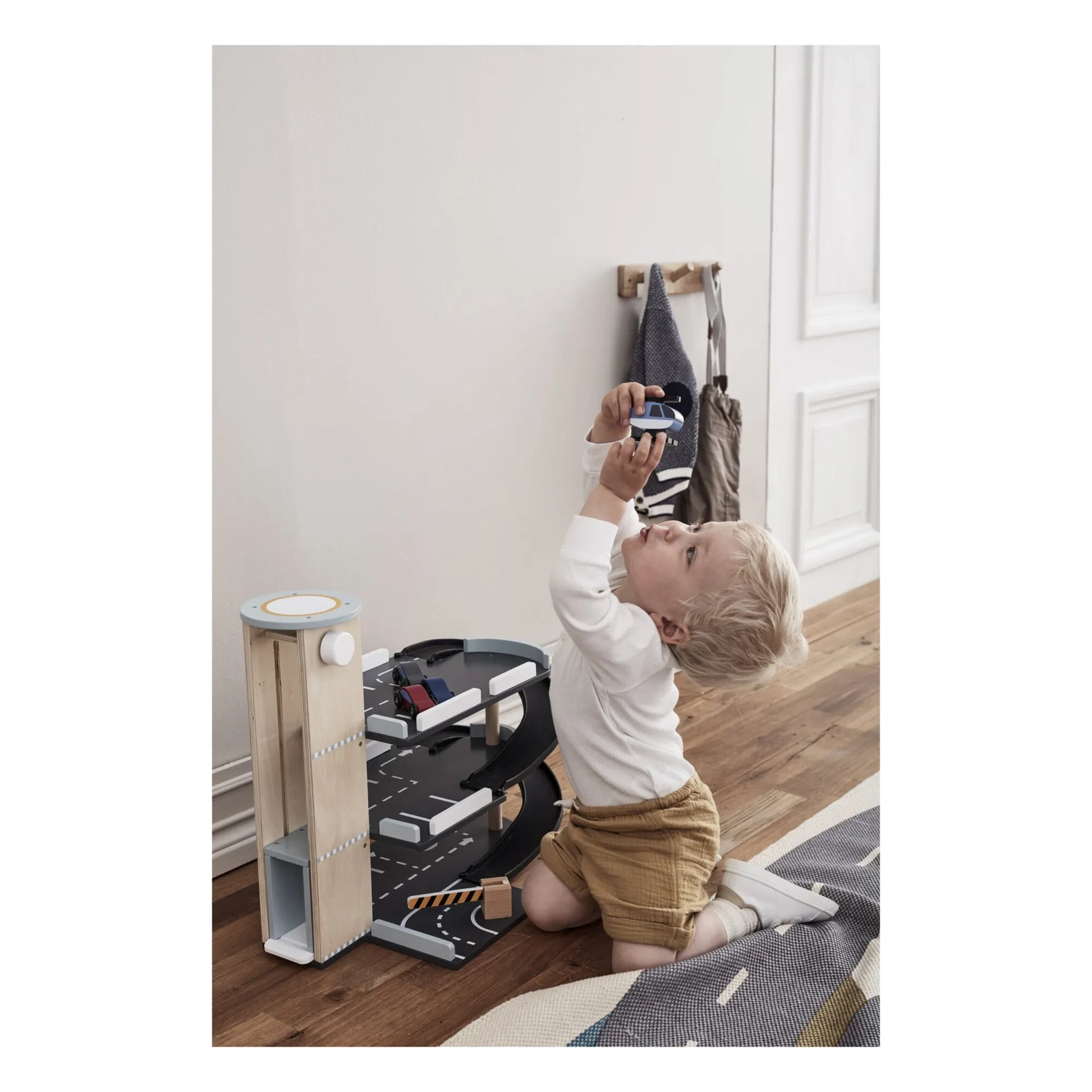 Kid's Concept - Wooden Garage