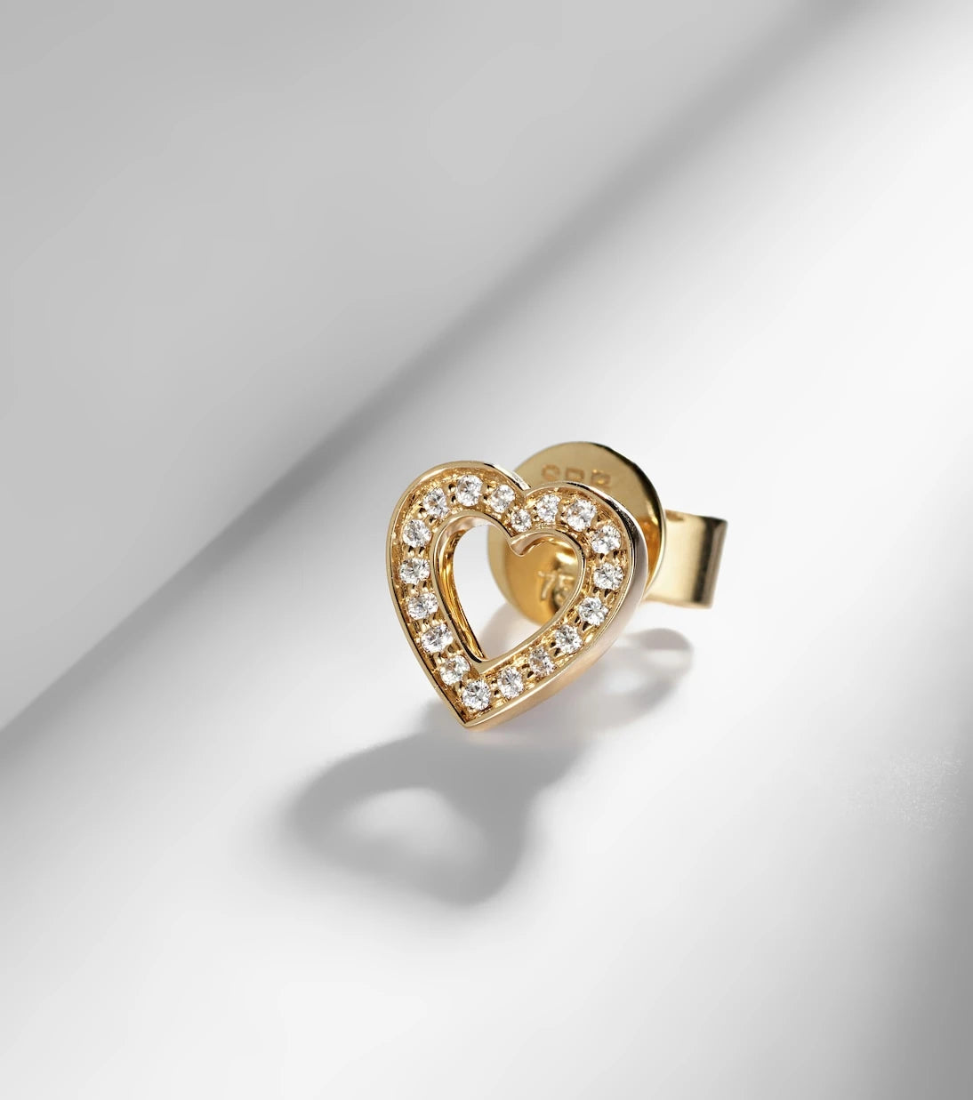 Sophie Bille Brahe - 18kt gold earring with diamond