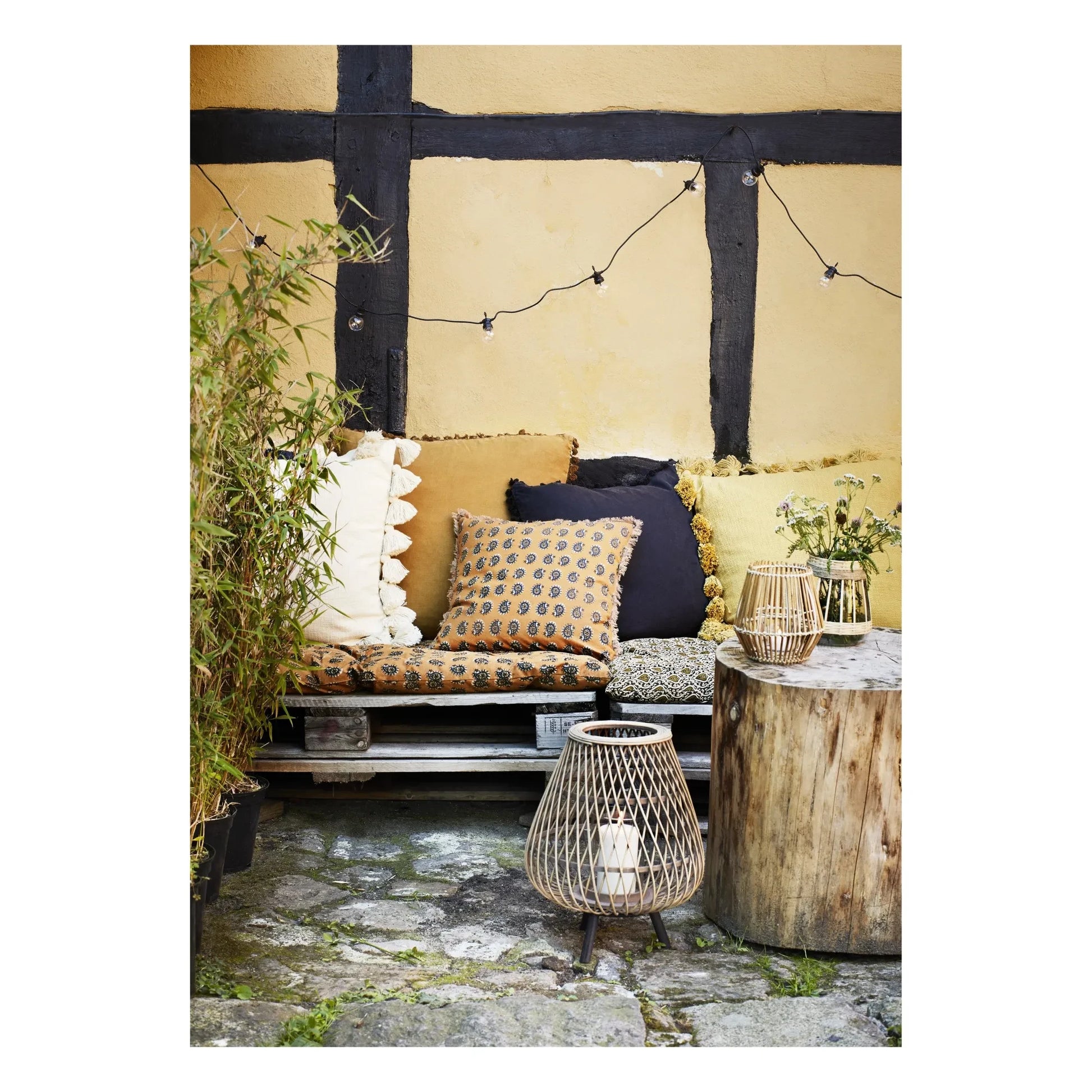 Madam Stoltz - Cushion Cover