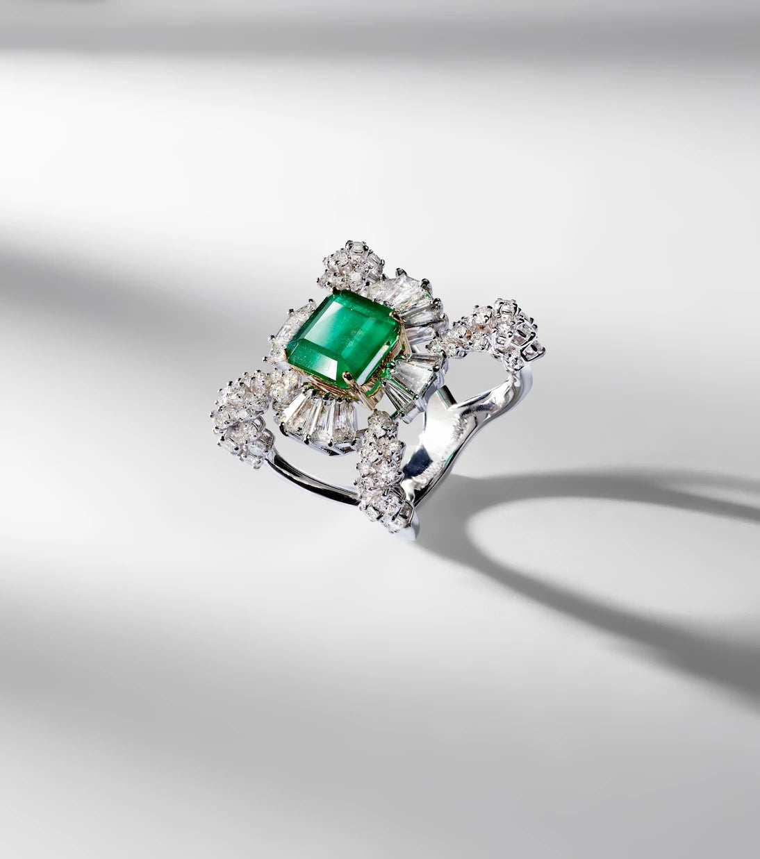 Yeprem - Reign Supreme 18kt white gold ring with emerald and diamonds
