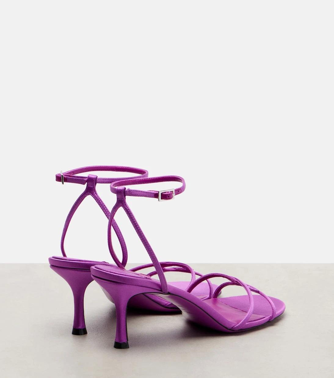 Jimmy Choo - 1998 حذاء ليو ساتان مفتوح من الأمام