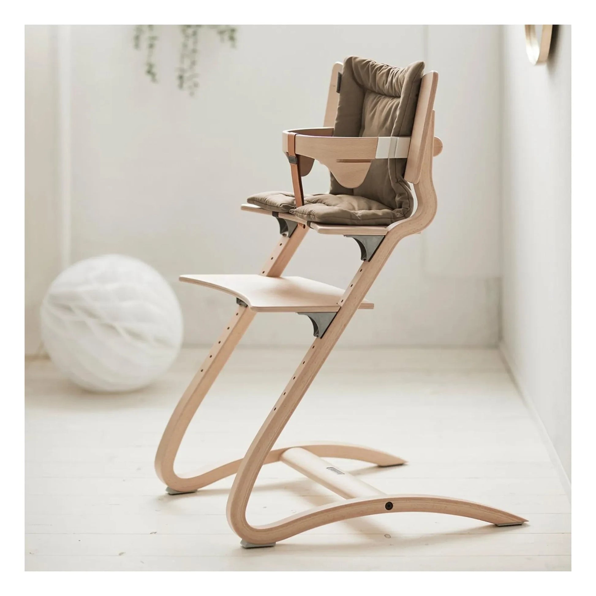 Leander - Highchair cushion in organic cotton | Mocha