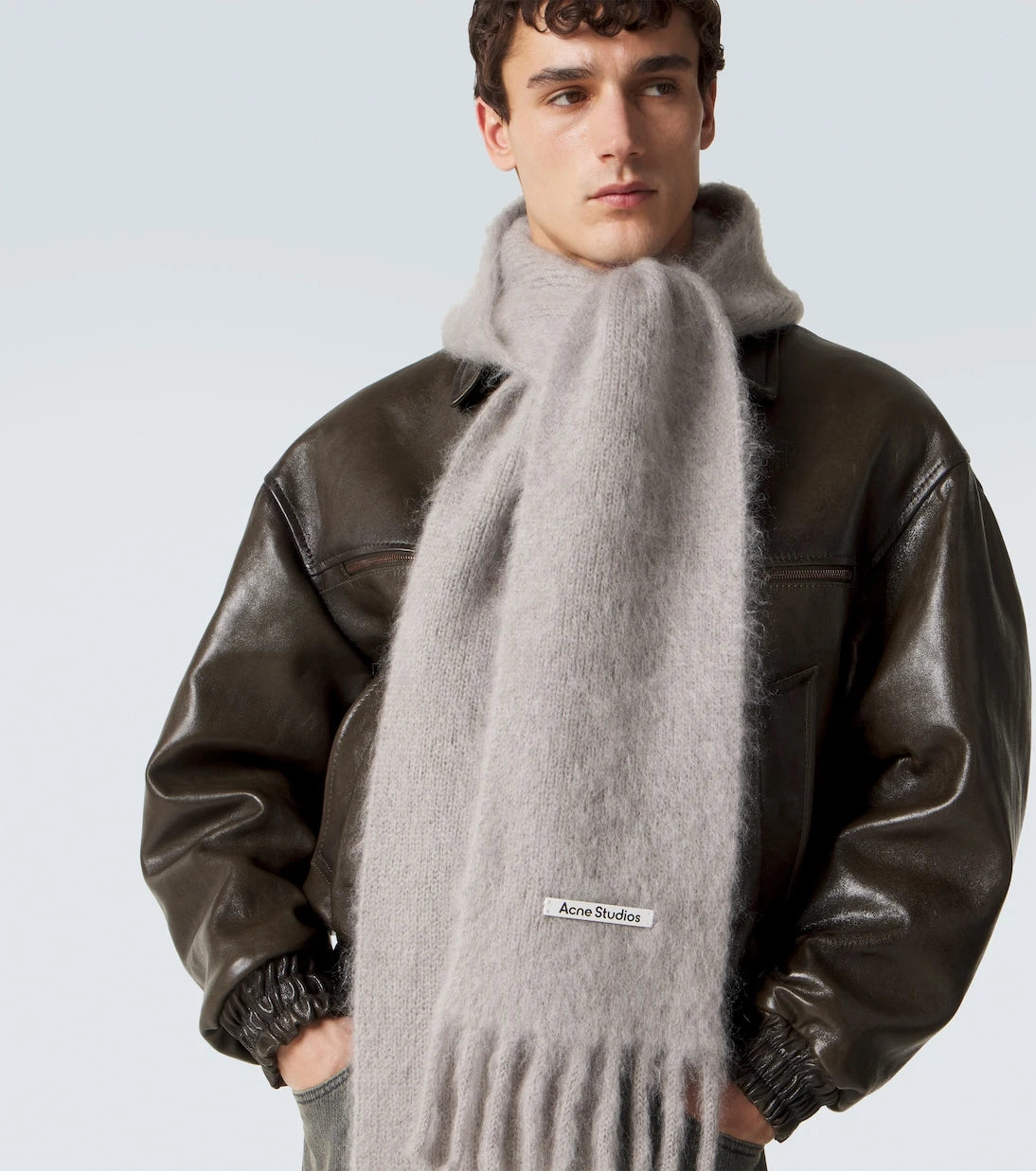 Acne Studios - وشاح موهير وصوف بغطاء للرأس