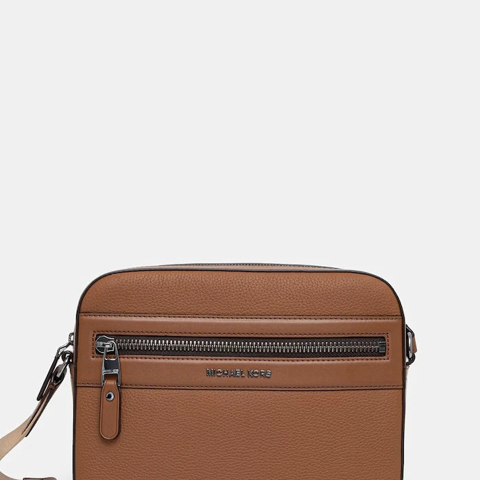Michael Kors erkek suni deri omuz çantası