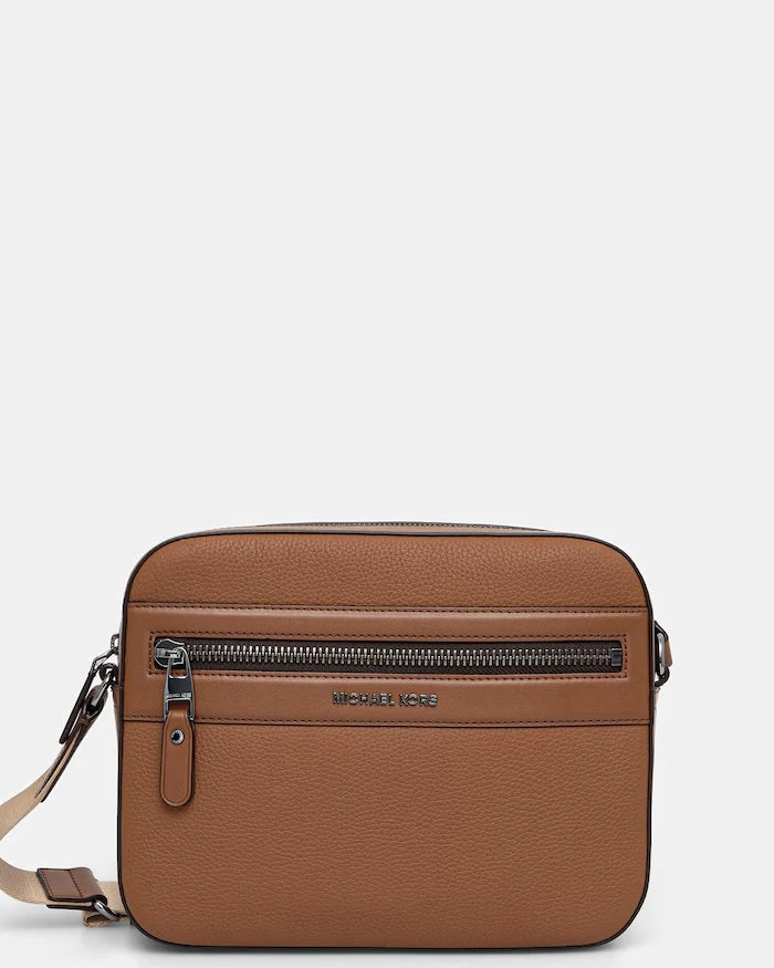 Michael Kors erkek suni deri omuz çantası