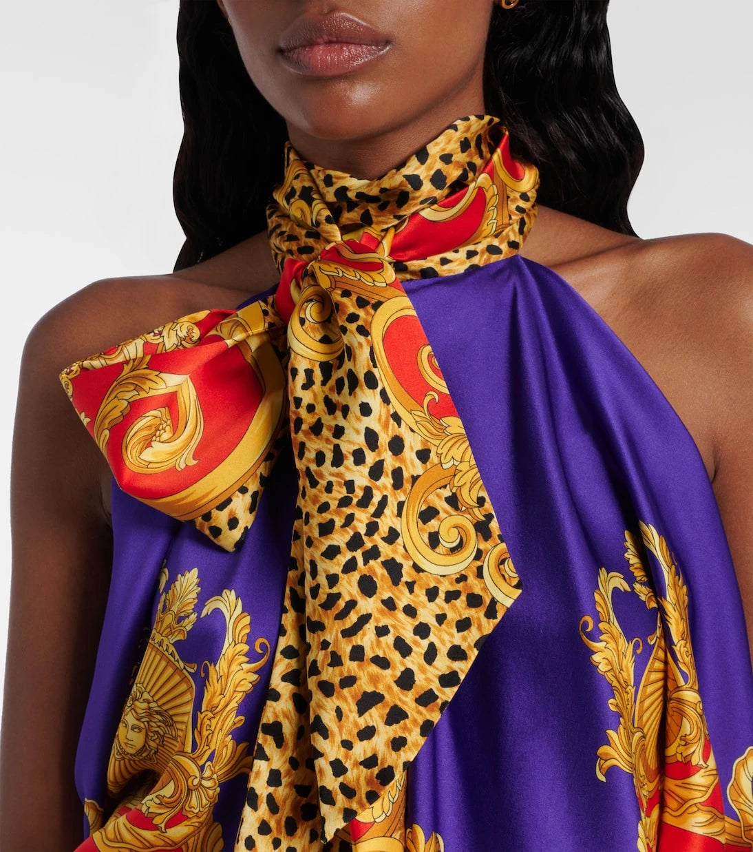 Versace - Fiyonk detaylı, baskılı ipek saten üst