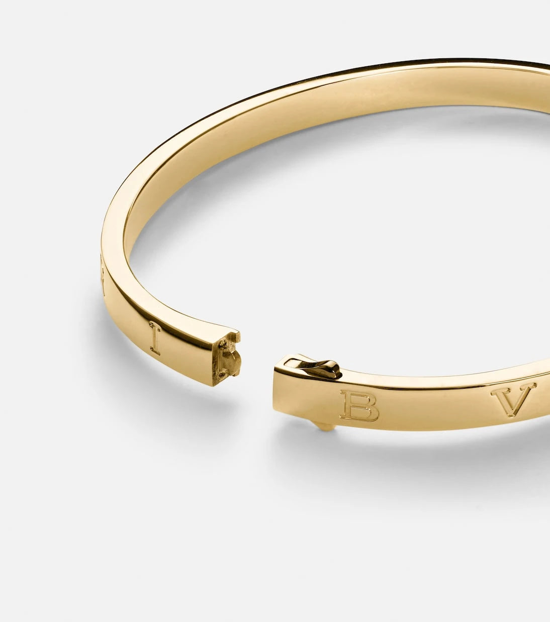 Bvlgari - سوار B.zero1 Essential من الذهب عيار 18 قيراطًا