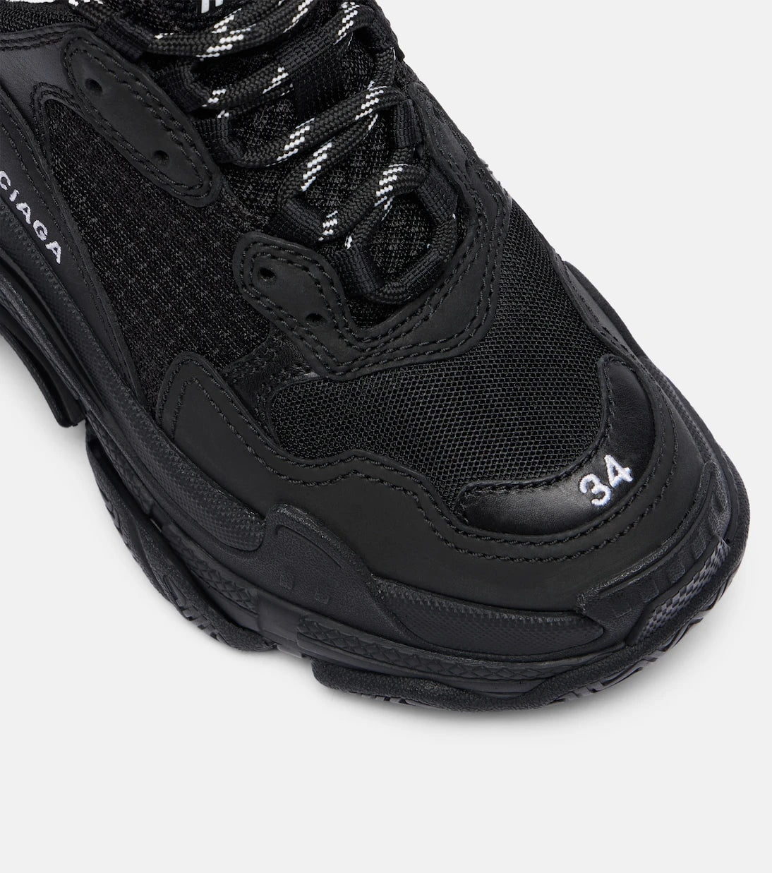 Balenciaga - حذاء سنيكرز Triple S الشبكي