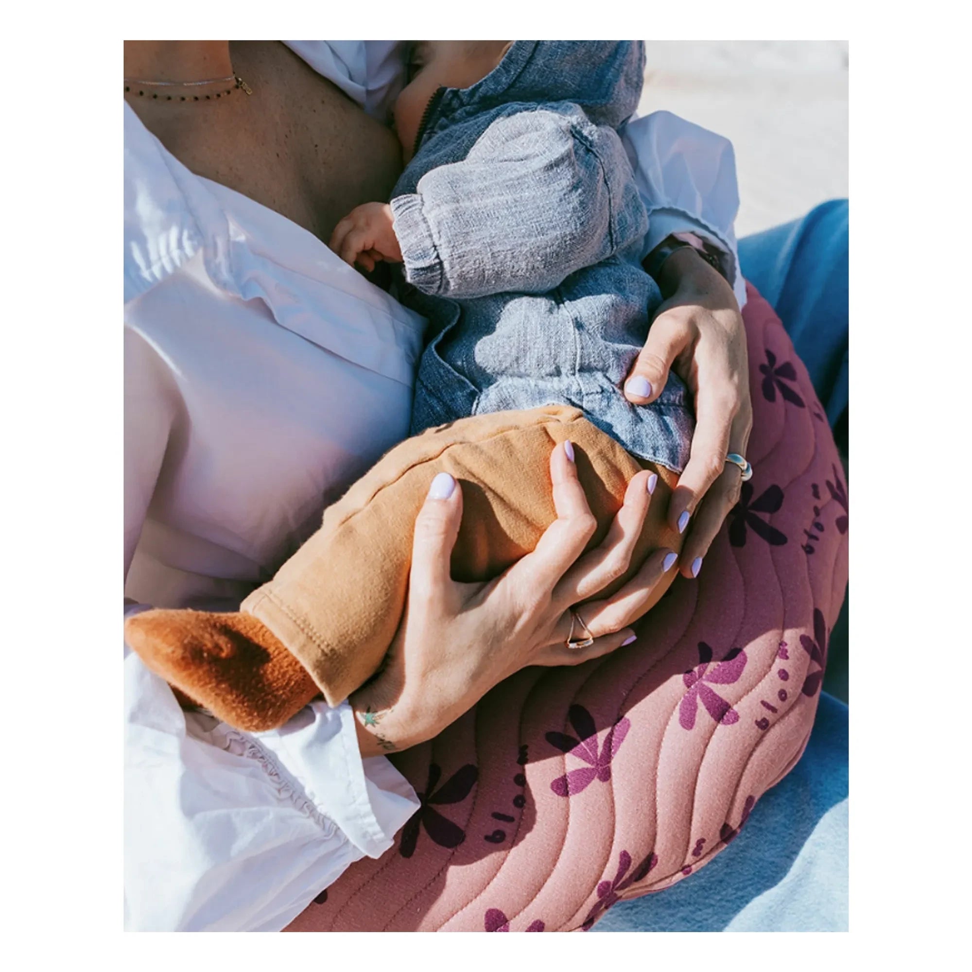 Mumade - Inflatable nursing cushion - Mumade x Jojo Factory | Framboise