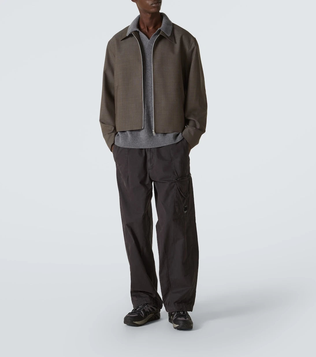 Nike - حذاء سنيكرز ACG Air Exploraid بحواف جلدية