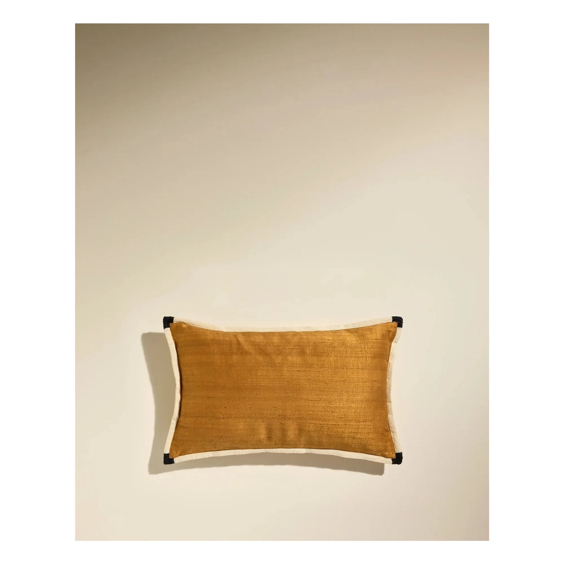 Maison Sarah Lavoine - Séquence silk cushion | Wild Yellow
