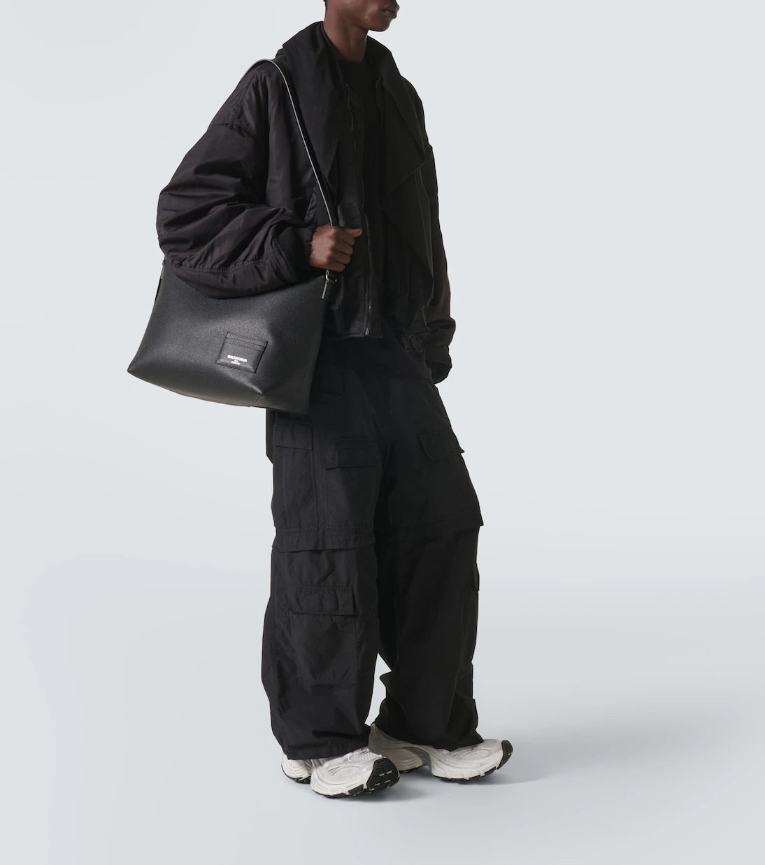 Balenciaga - حقيبة ماسنجر Credit الكبيرة من الجلد