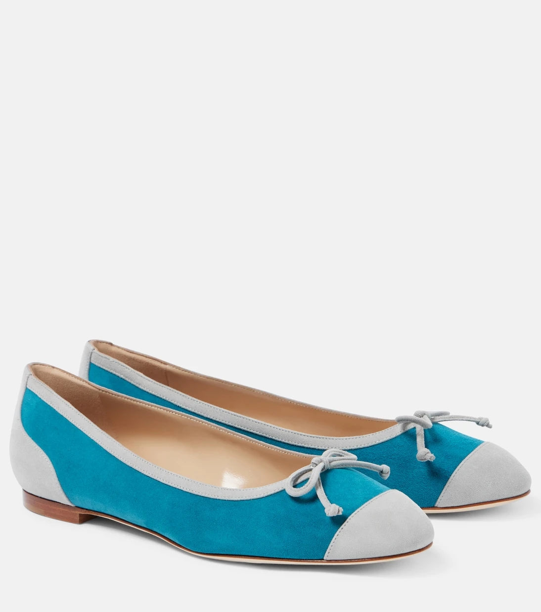 Manolo Blahnik - حذاء باليه كاببال من الشامواه
