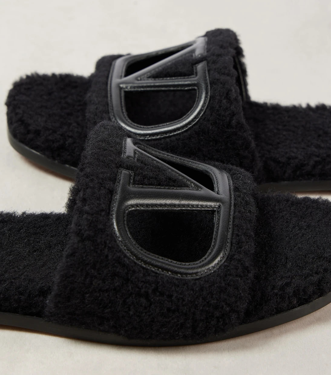 Valentino Garavani - VLogo cutout slides