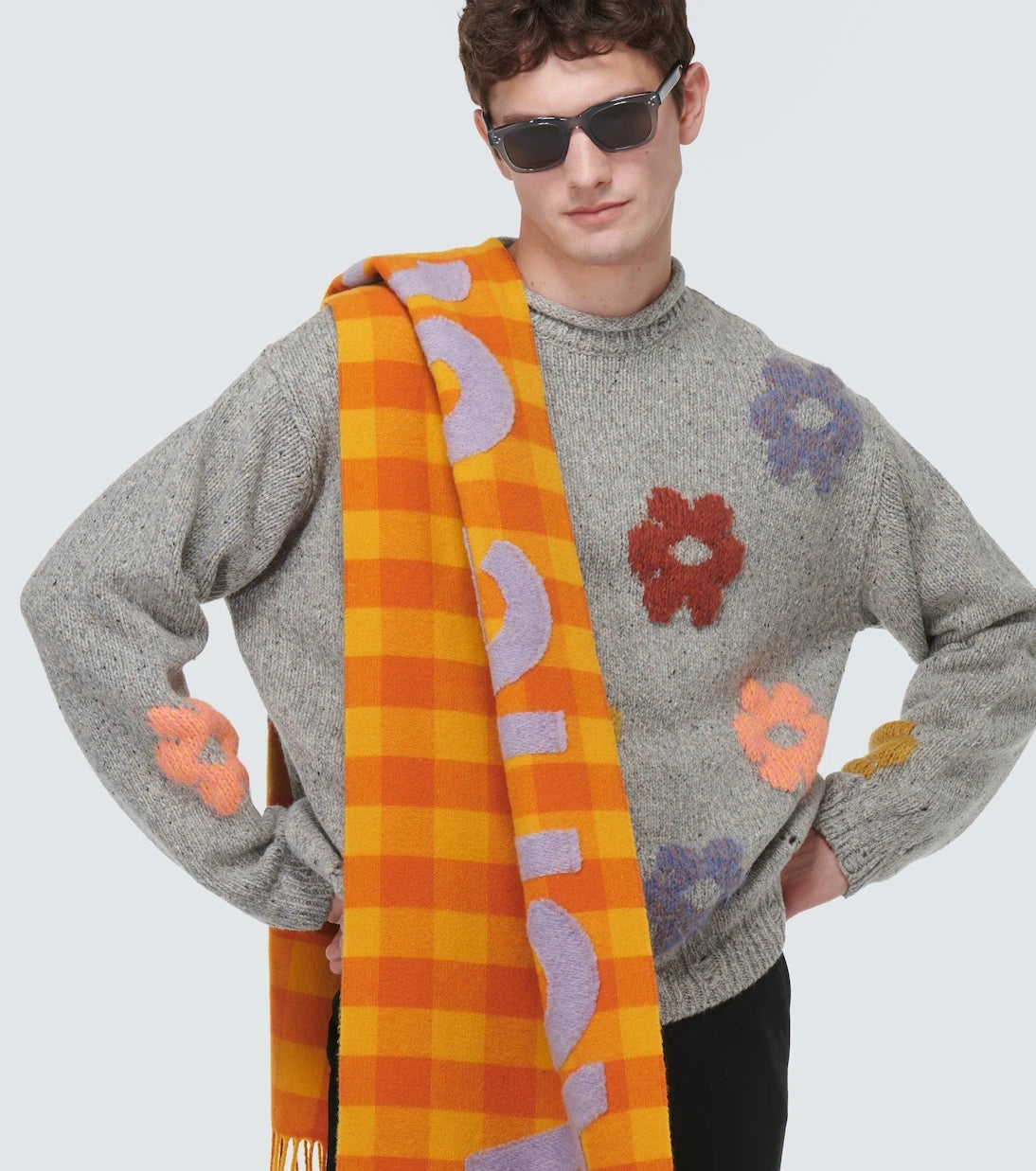 Acne Studios - وشاح من مزيج الصوف بنقشة المربعات وشعار الماركة