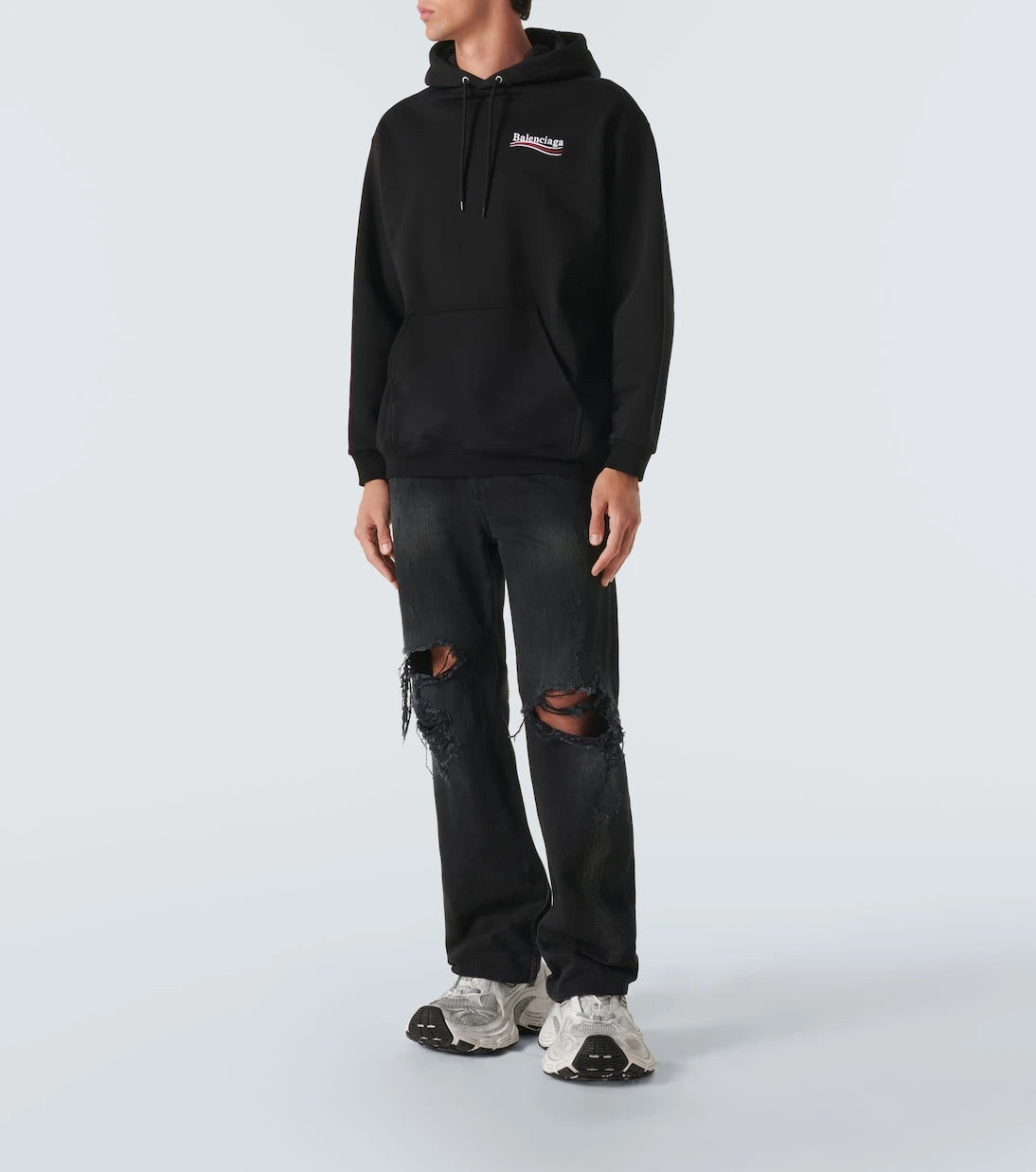 Balenciaga - كنزة بغطاء رأس بحملة سياسية