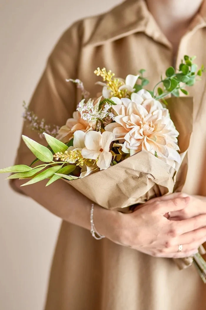 Изкуствени цветя Bloomingville Glow Bouquet 46 cm